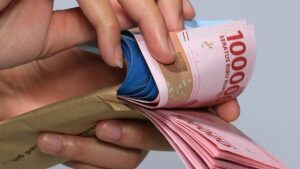 Rata-Rata Gaji Fresh Graduate: Bisa Sampai 2 Digit Gak Sih?